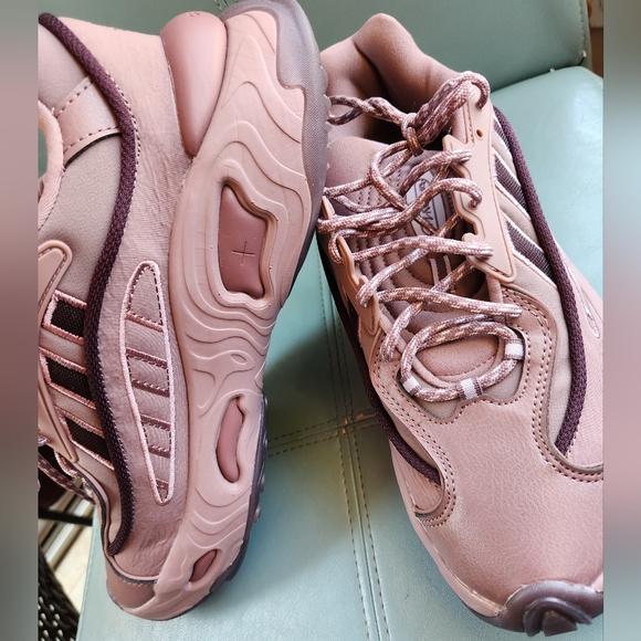 ADIDAS OZNOVA Futuristic Sporty RAD Magic Mauve HTF Running Shoe Sneakers 9 NIB - Picture 3 of 16